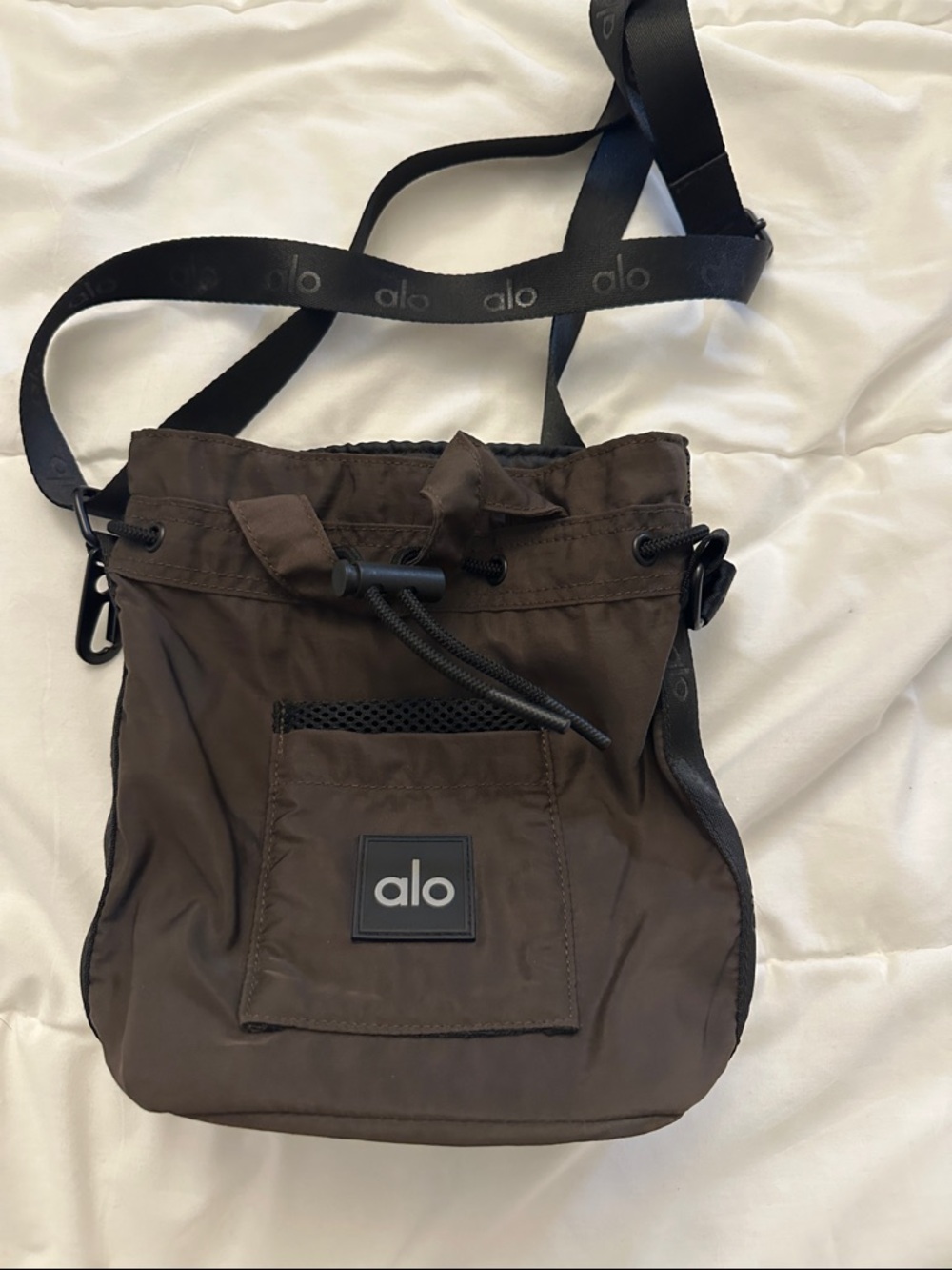 ALO Yoga Women’s Brown Drawstring Crossbody Bucket Bag